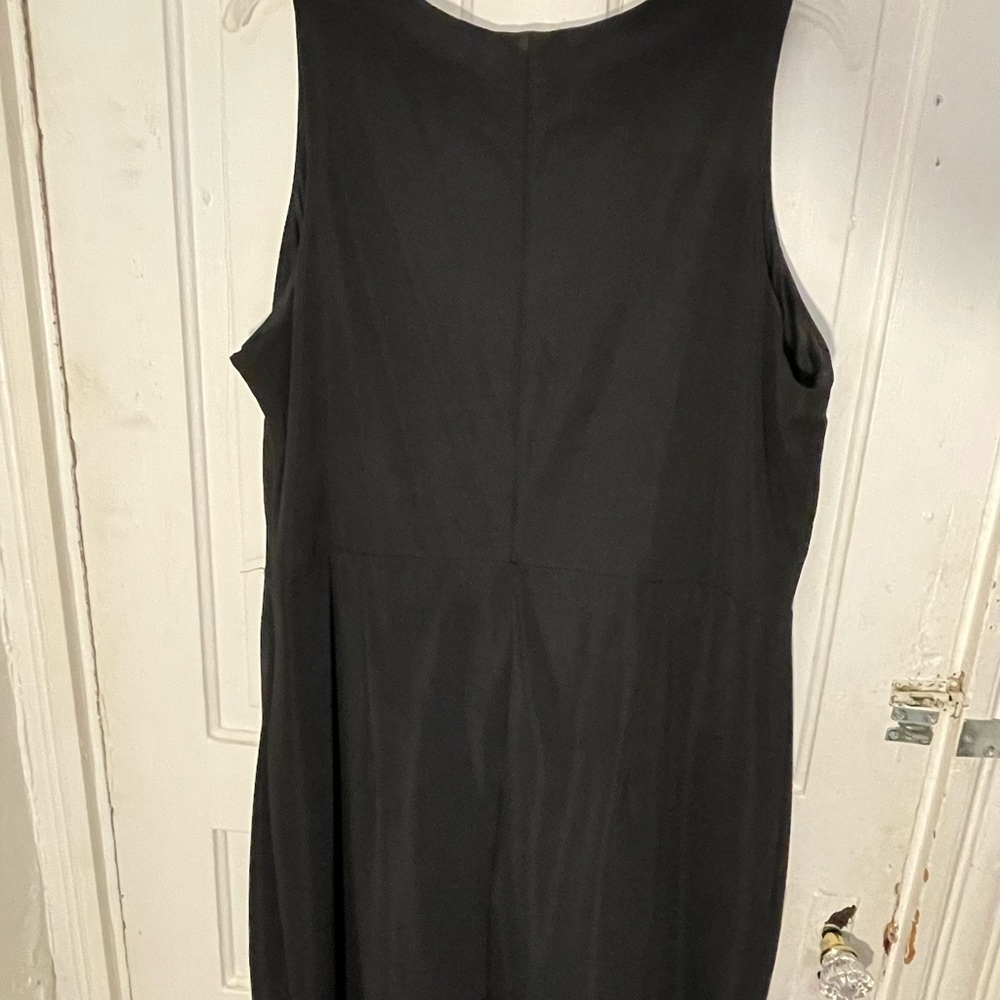 Dress. - Picture 4 of 5